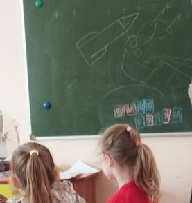 Изображение выглядит как текст, грифельная доска, доска, рукописный текст

Контент, сгенерированный ИИ, может содержать ошибки.