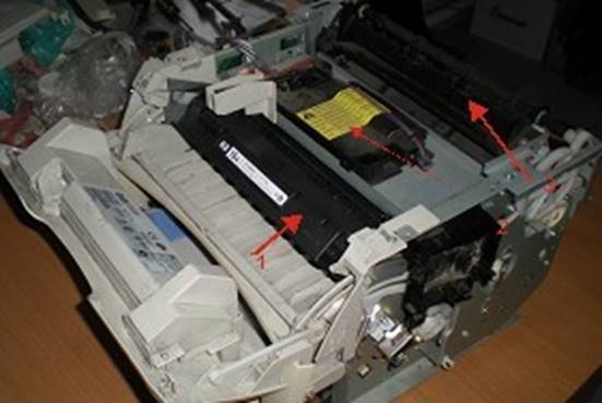 Лазерный принтер НР 1200 со снятой облицовкой