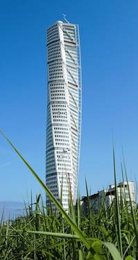 54-этажный жилой комплекс Turning Torso. Архитектор - Сантьяго Калатрава (Santiago Calatrava), застройщик - HSB, Швеция. 