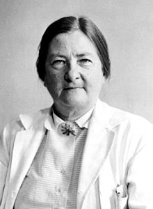 https://upload.wikimedia.org/wikipedia/commons/thumb/7/72/Dorothy_Hansine_Andersen.jpg/220px-Dorothy_Hansine_Andersen.jpg