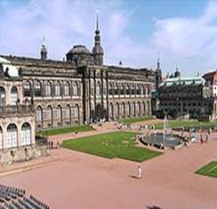 http://upload.wikimedia.org/wikipedia/commons/thumb/6/67/Dresden-Zwinger-Courtyard.13.JPG/220px-Dresden-Zwinger-Courtyard.13.JPG