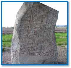 https://upload.wikimedia.org/wikipedia/commons/thumb/d/d6/R%C3%B6kstenen_2.jpg/220px-R%C3%B6kstenen_2.jpg