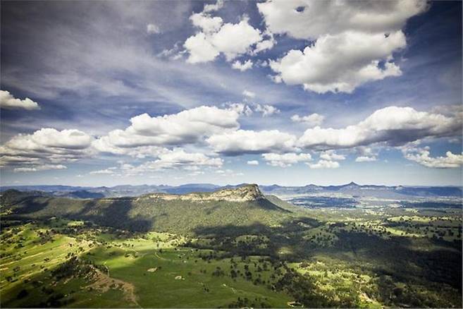 Australia_Blue_Mountains.jpg