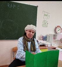 Изображение выглядит как одежда, Человеческое лицо, стена, в помещении

Контент, сгенерированный ИИ, может содержать ошибки.