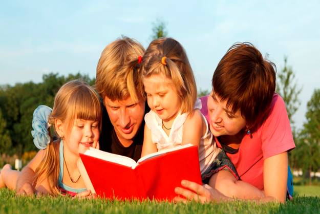 Family-reading-1200x608.jpg