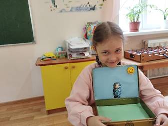 Изображение выглядит как в помещении, человек, ребенок, начинающий ходить, одежда

Контент, сгенерированный ИИ, может содержать ошибки.