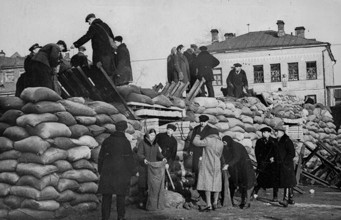 ÐœÐ¾ÑÐºÐ²Ð° Ð²Ð¾ Ð²Ñ€ÐµÐ¼Ñ Ð²Ð¾Ð¹Ð½Ñ‹ - ÐŸÐ°Ð¼ÑÑ‚Ð½Ñ‹Ðµ Ð¼ÐµÑÑ‚Ð° Ð›ÑƒÐ³Ð¾Ð²Ð¾Ð¹