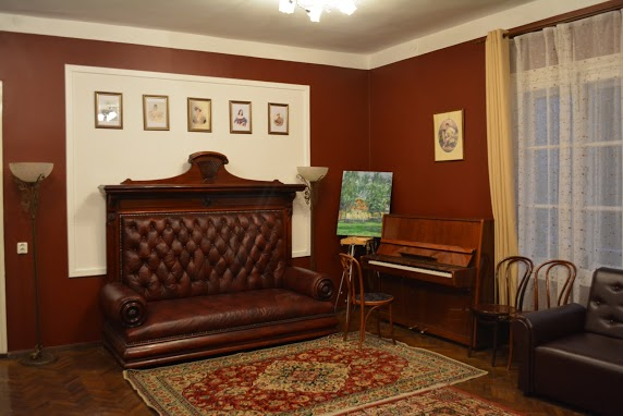 Брюлловская гостиная в здании бывшей дачи архитектора, где сейчас располагается Школа имени А.М. Горчакова. Фото с сайта «Еленинского квартала»