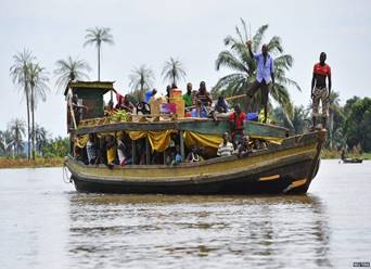 https://www.tourist-destinations.com/wp-content/uploads/2013/01/nigeria_kogi_boat_flood_reuters.jpg