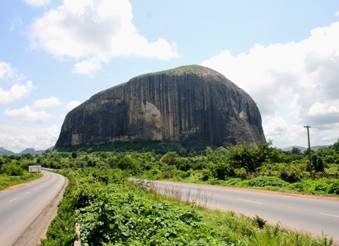 https://hotels.ng/guides/wp-content/uploads/2017/07/zuma-rock.jpg
