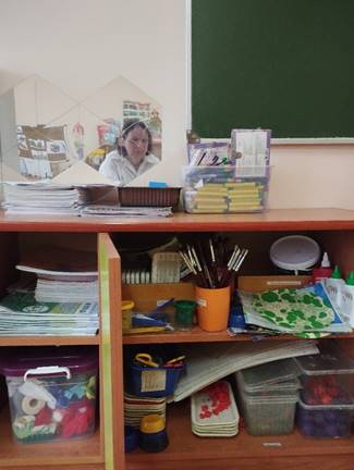 Изображение выглядит как в помещении, стена, Стеллаж, мебель

Контент, сгенерированный ИИ, может содержать ошибки.