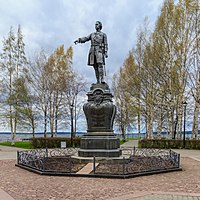 https://upload.wikimedia.org/wikipedia/commons/thumb/f/f9/Petrozavodsk_06-2017_img50_Peter_I_monument.jpg/200px-Petrozavodsk_06-2017_img50_Peter_I_monument.jpg