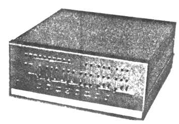 Подпись:  

Рис. 2.1. Перший у світі мікрокомп’ютер “Альтаір-8800”.

