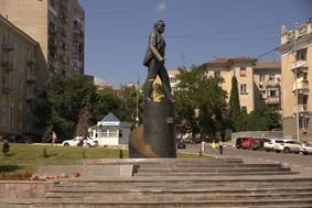 <a href="page-joy.php?j=262" target="_blank">Памятник Ю.А. Гагарину</a>