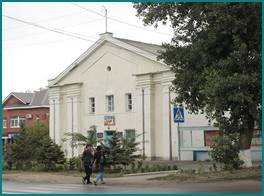 Бывший кинотеатр «Комсомолец», ныне культурно-досуговый центр