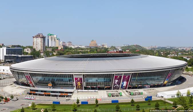 http://bygaga.com.ua/uploads/posts/1355081155_donbass-arena_stadion_v_donecke-9.jpg