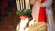 Папа Паскуале - Дед Мороз в Колумбии, взрывает фейерверки и расхаживая на х...
