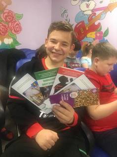 Изображение выглядит как текст, человек, внутренний

Автоматически созданное описание