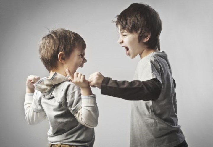 3 фразы родителей, которые помогут вырастить агрессивного ребенка