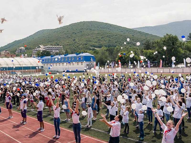 Всероссийский детский. Всероссийский лагерь смена Сукко. ВДЦ смена Анапа Сукко. Всероссийский детский центр смена Анапа. Лагерь в Анапе ВДЦ.