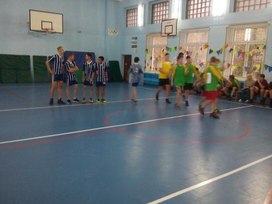 Товарищеские игры по баскетболу среди юношей (9 класс, физическая культура)