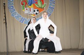 Обложка для материала КВН (молодёжные инициативы)