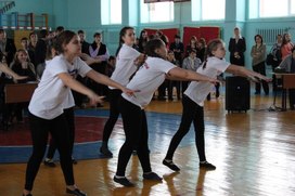 Обложка для материала Жизнь нашего класса
