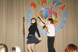 Обложка для материала КВН (молодёжные инициативы)