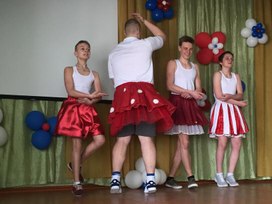Обложка для материала Жизнь нашего класса