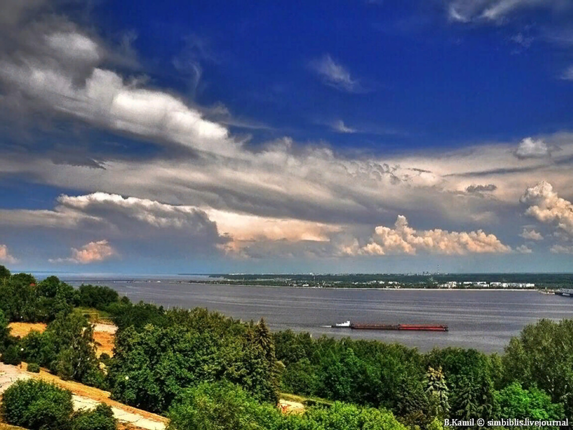 Волга ульяновск. Ульяновск Волга венец. Ульяновск вид на Волгу с венца. Ульяновск бульвар новый венец вид на Волгу. Набережная Волги венец Ульяновск.