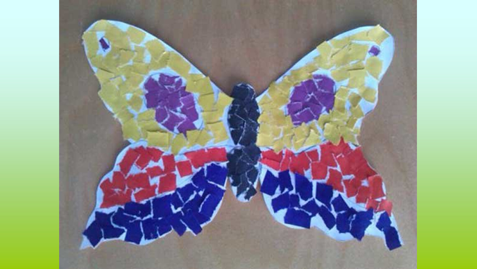 Бабочка из рваной бумаги