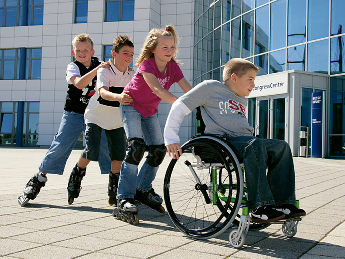 Инвалидность помогу. Люди с ограниченными возможностями. Дети инвалиды. Дети с ограниченными возможностями. Люди сограничеными возможностями.