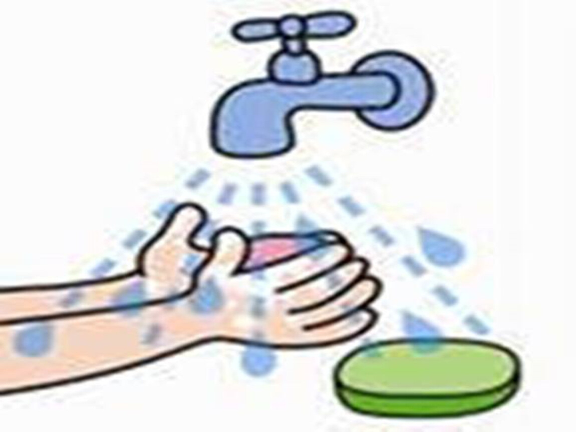 Мойте воду перед едой. Гигиена. Мыть руки. Мытье рук на белом фоне. Гигиена рук для детей.