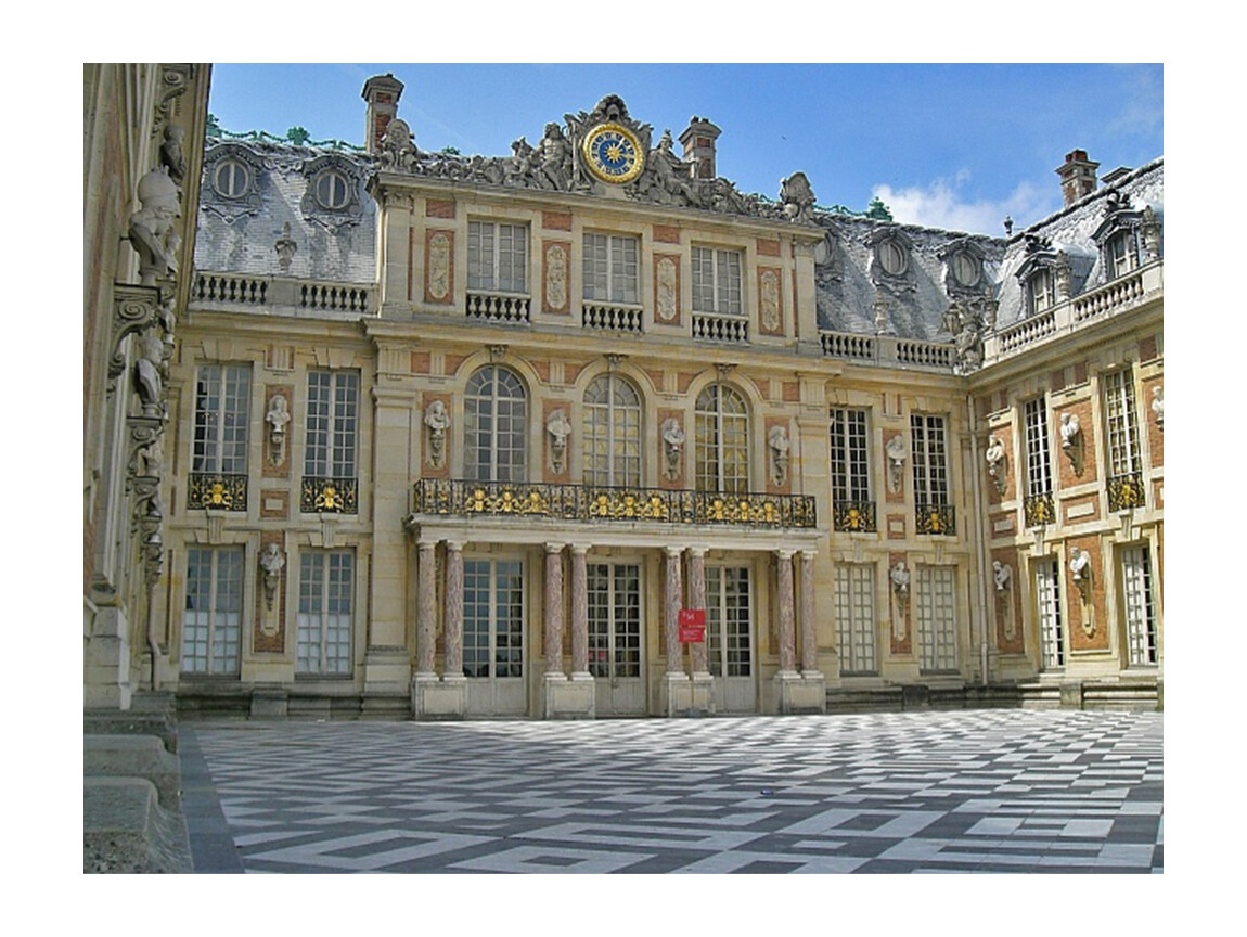 Де версаль. Версальский дворец Версаль Франция. Классицизм архитектура Версальский дворец. Версаль дворец Франция 18 век. Классицизм во Франции Версаль.