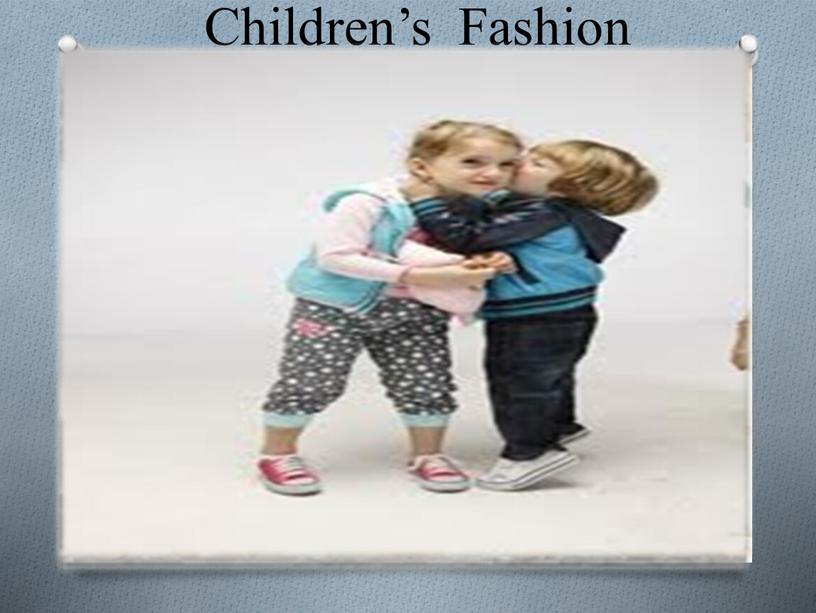 Children’s Fashion In the 1930s girls wore schoolgirl outfits such as a black or green velveteen plaid skirt with white pique blouse