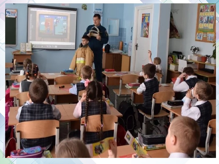 Ученик обж. Урок ОБЖ В школе. Открытый урок в школе. Учитель ОБЖ на уроке. Практика школьников на уроках.